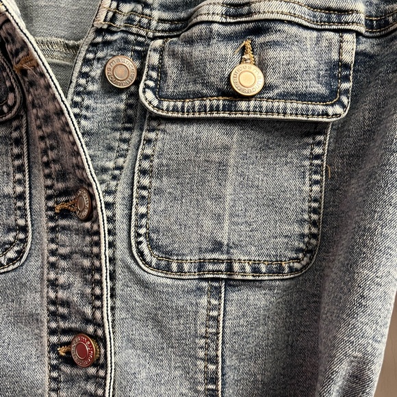 Maurices Women’s Blue Denim Button Down Belted Jacket Xsmall - Picture 7 of 8